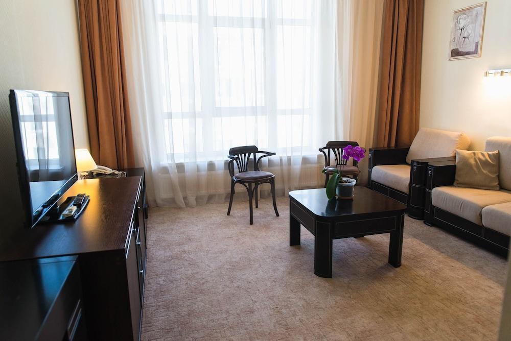 Optima Odesa Hotel Bagian luar foto