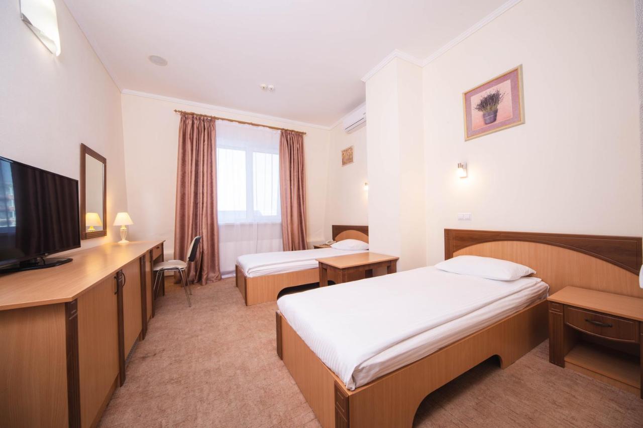 Optima Odesa Hotel Bagian luar foto