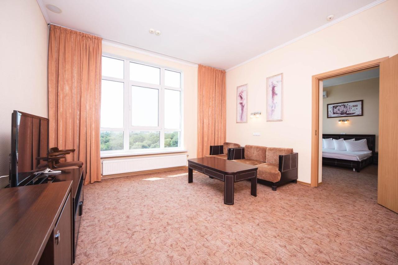 Optima Odesa Hotel Bagian luar foto