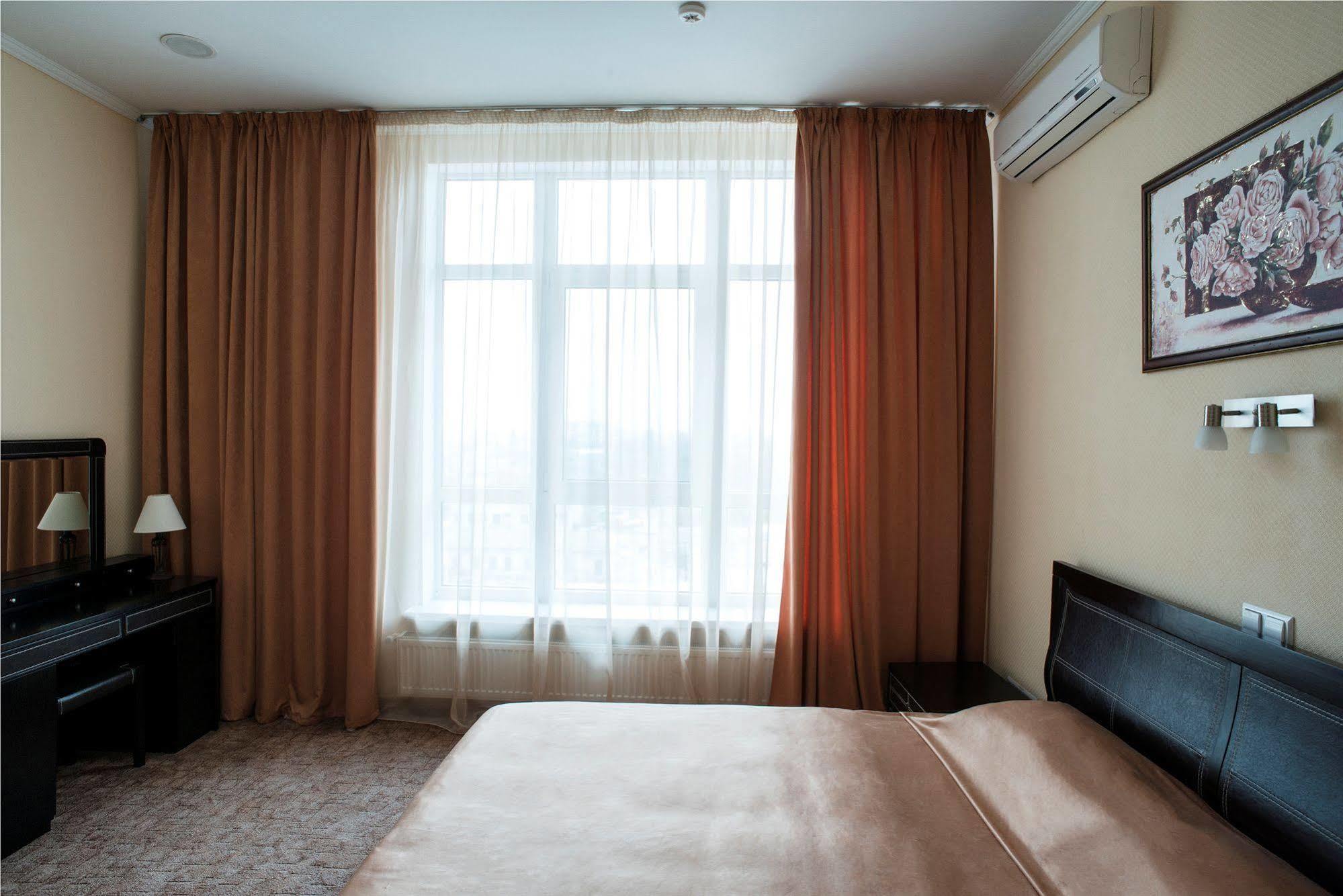 Optima Odesa Hotel Bagian luar foto